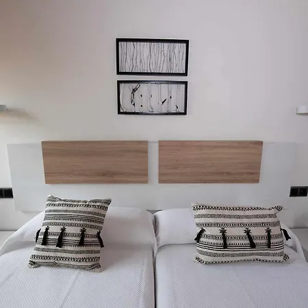 Adosado-duplex Adaptado Zona De Playa Y Montana *