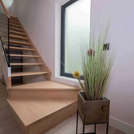 Adosado-duplex Adaptado Zona De Playa Y Montana *