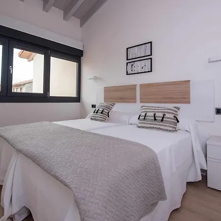 Adosado-duplex Adaptado Zona De Playa Y Montana * Llanes