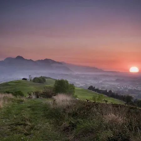 Adosado-duplex Adaptado Zona De Playa Y Montana * Llanes